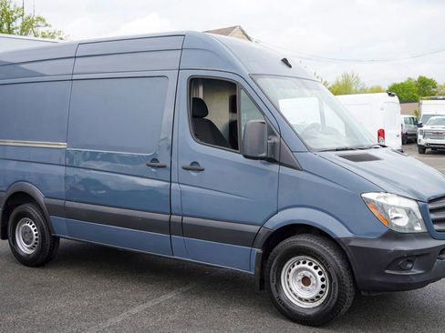 Used 2018 Mercedes-Benz Sprinter 2500 image 7