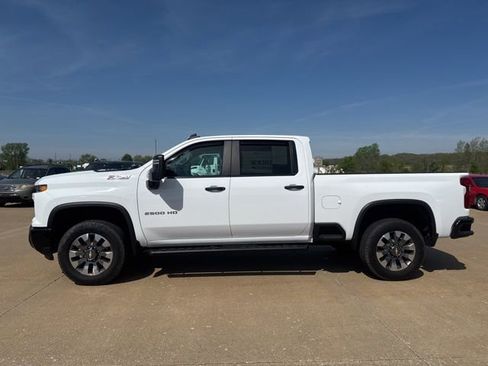 Used 2024 Chevrolet Silverado 2500 Custom w/ Custom Value Package AWD/4WD image 7