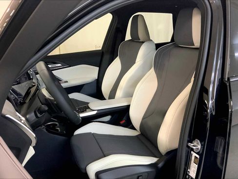 New 2026 BMW X1 xDrive28i w/ Technology Package image 9