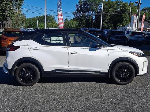 Certified 2023 Nissan Kicks SR FWD image 8