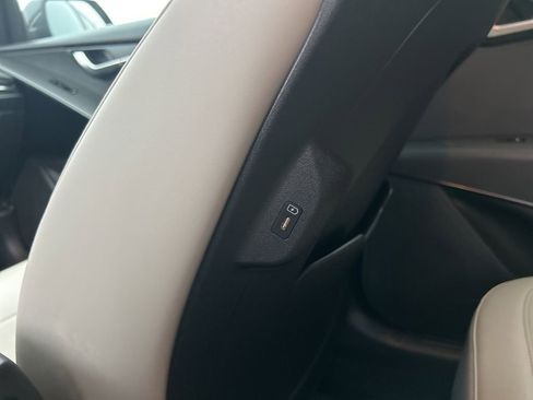 Used 2023 Kia Niro EX image 29