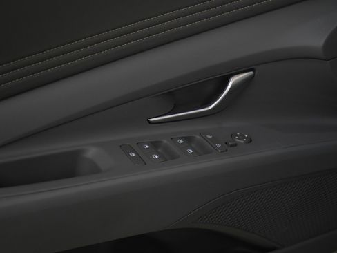 Certified 2025 Hyundai Elantra Sport FWD image 20