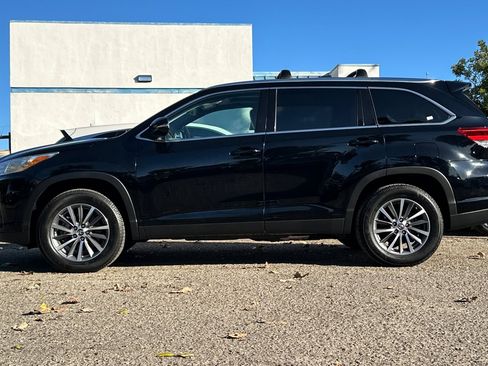 Used 2019 Toyota Highlander XLE image 7