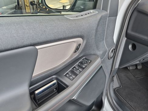 New 2025 Ford Expedition Active image 9