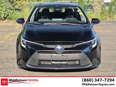 Used 2024 Toyota Corolla LE AWD/4WD image 8