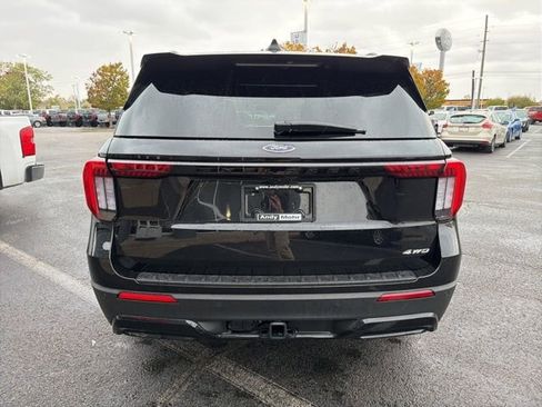 Certified 2025 Ford Explorer ST-Line image 9