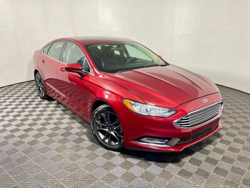 Used 2018 Ford Fusion SE w/ Equipment Group 201A FWD image 7