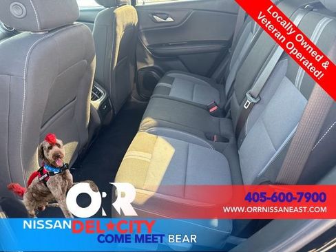 Used 2025 Chevrolet Blazer LT FWD image 12