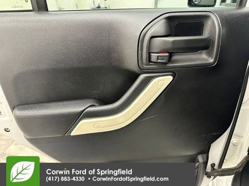 Used 2013 Jeep Wrangler Unlimited Sahara w/ Connectivity Group image 18