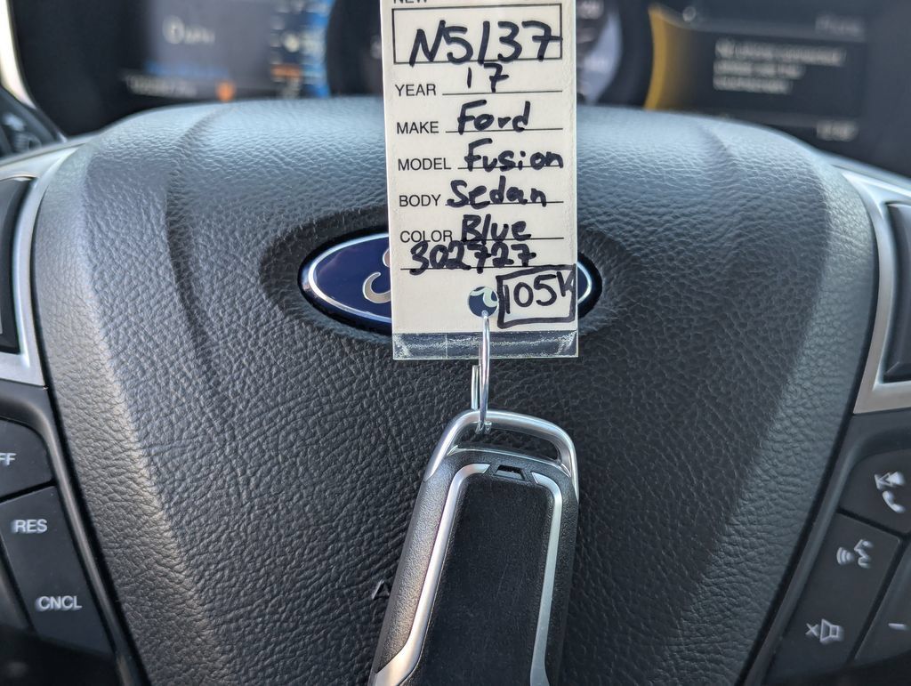 Used 2017 Ford Fusion SE w/ Fusion SE Technology Package FWD image 32