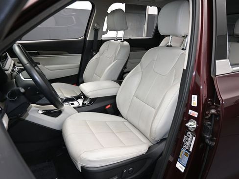 Used 2022 Kia Telluride EX w/ EX Premium Package image 36