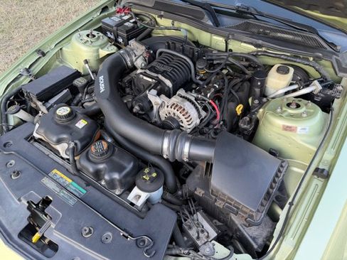 Used 2006 Ford Mustang GT Premium image 25