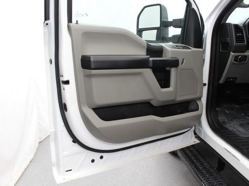 Used 2020 Ford F250 XL w/ Power Equipment Group RWD image 16