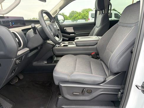 Used 2025 Ford Expedition Active AWD/4WD image 11