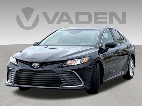 Used 2024 Toyota Camry LE FWD image 12