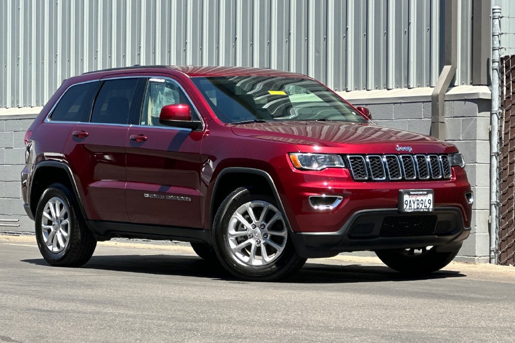 Used 2022 Jeep Grand Cherokee Laredo E RWD image 2