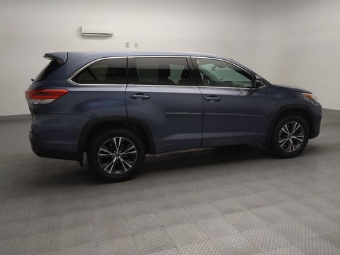 Used 2018 Toyota Highlander LE w/ Protection Package #3 image 10