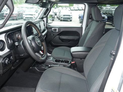 Used 2024 Jeep Wrangler Unlimited Sport AWD/4WD image 2