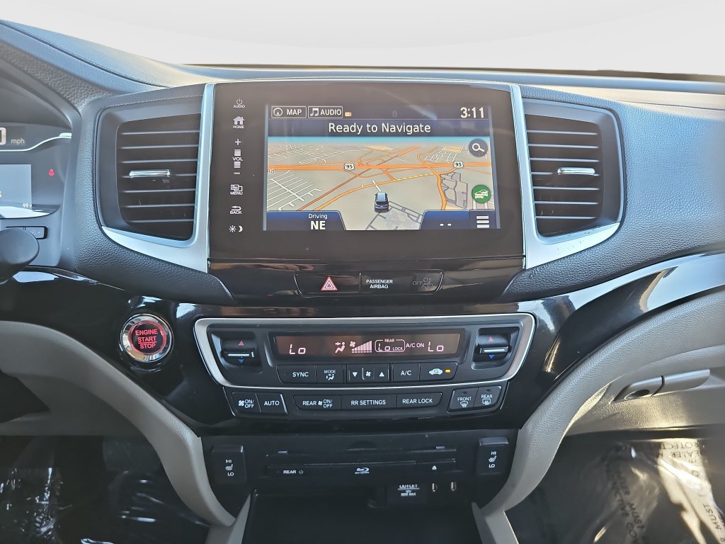 Used 2017 Honda Pilot Touring image 15