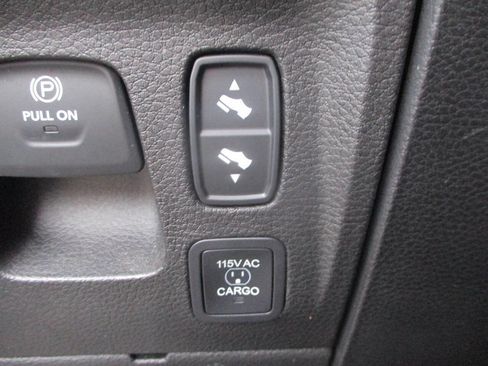 Used 2020 RAM 1500 Big Horn image 16