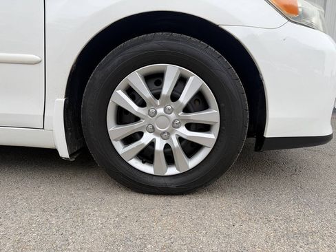 Used 2010 Toyota Camry SE FWD image 30