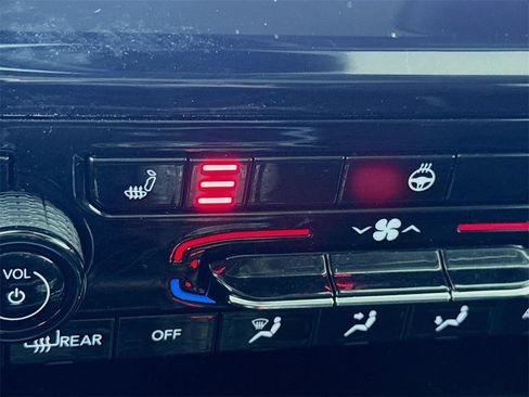 Used 2023 Jeep Grand Cherokee 4WD 4xe image 13