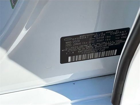 Used 2024 Genesis G80 2.5T w/ Advanced Package image 32