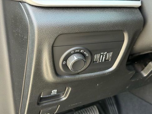 Used 2023 Jeep Grand Cherokee L Laredo AWD/4WD image 21