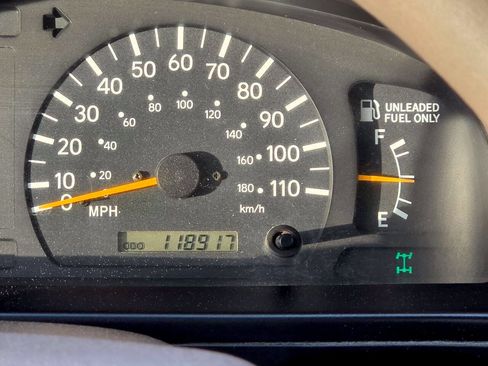 Used 2000 Toyota Tacoma 4x4 Regular Cab image 26