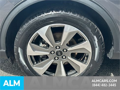 Certified 2025 Ford Escape Platinum AWD/4WD image 12