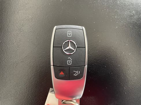 Used 2022 Mercedes-Benz GLB 250 image 23