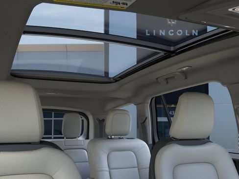 New 2026 Lincoln Aviator AWD w/ Jet Appearance Package image 22