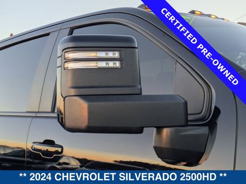 Used 2024 Chevrolet Silverado 2500 ZR2 w/ Technology Package image 10