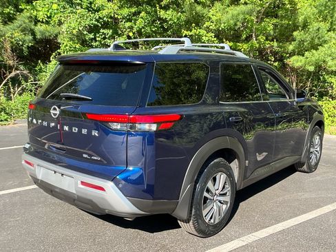 Used 2024 Nissan Pathfinder SL AWD/4WD image 5