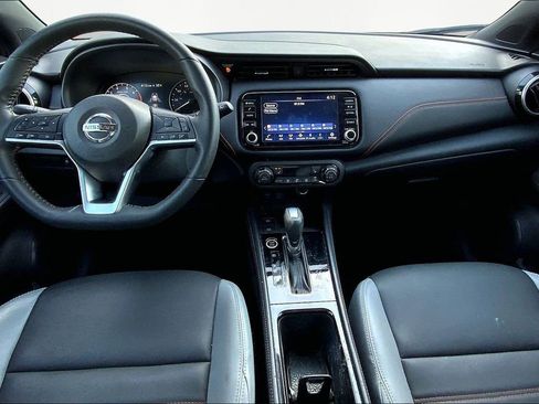 Used 2021 Nissan Kicks SR w/ SR Premium Package image 7