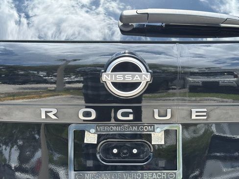 Certified 2024 Nissan Rogue S FWD image 9
