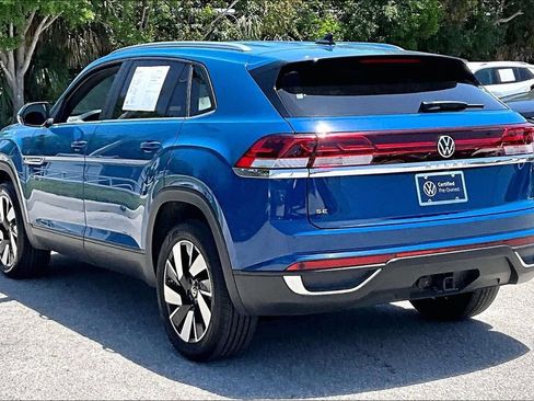 Certified 2025 Volkswagen Atlas Cross Sport SE FWD image 7