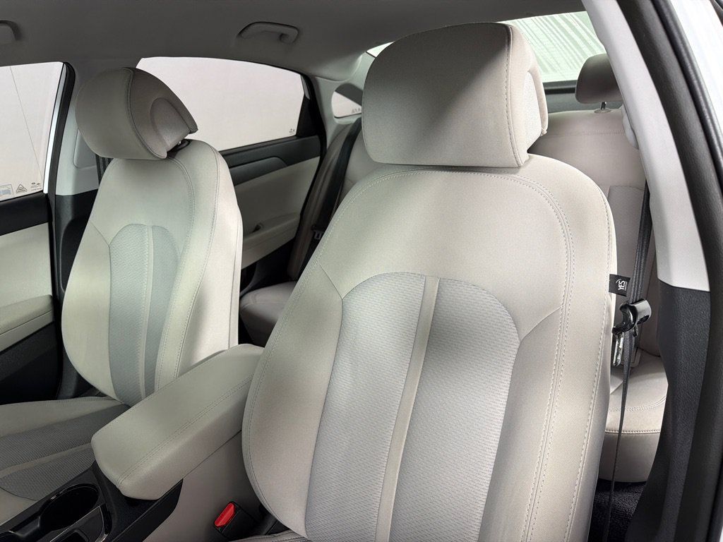 Used 2017 Hyundai Sonata SE FWD image 11