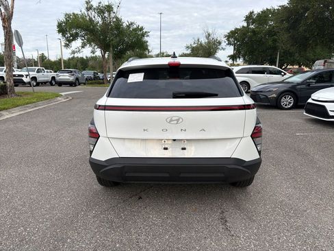 Used 2025 Hyundai Kona SEL FWD image 4