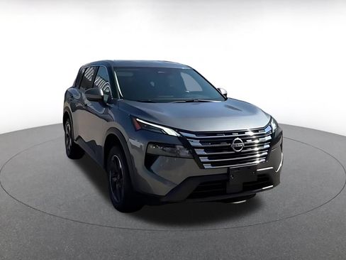 Used 2025 Nissan Rogue SV FWD image 3