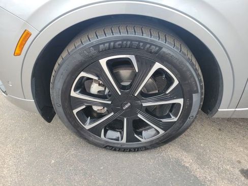 Certified 2024 Lincoln Nautilus Reserve w/ Equipment Group 202A image 15