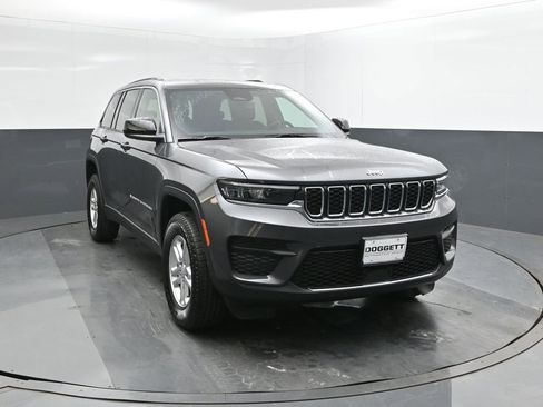New 2025 Jeep Grand Cherokee Laredo w/ Luxury Tech Group I image 22