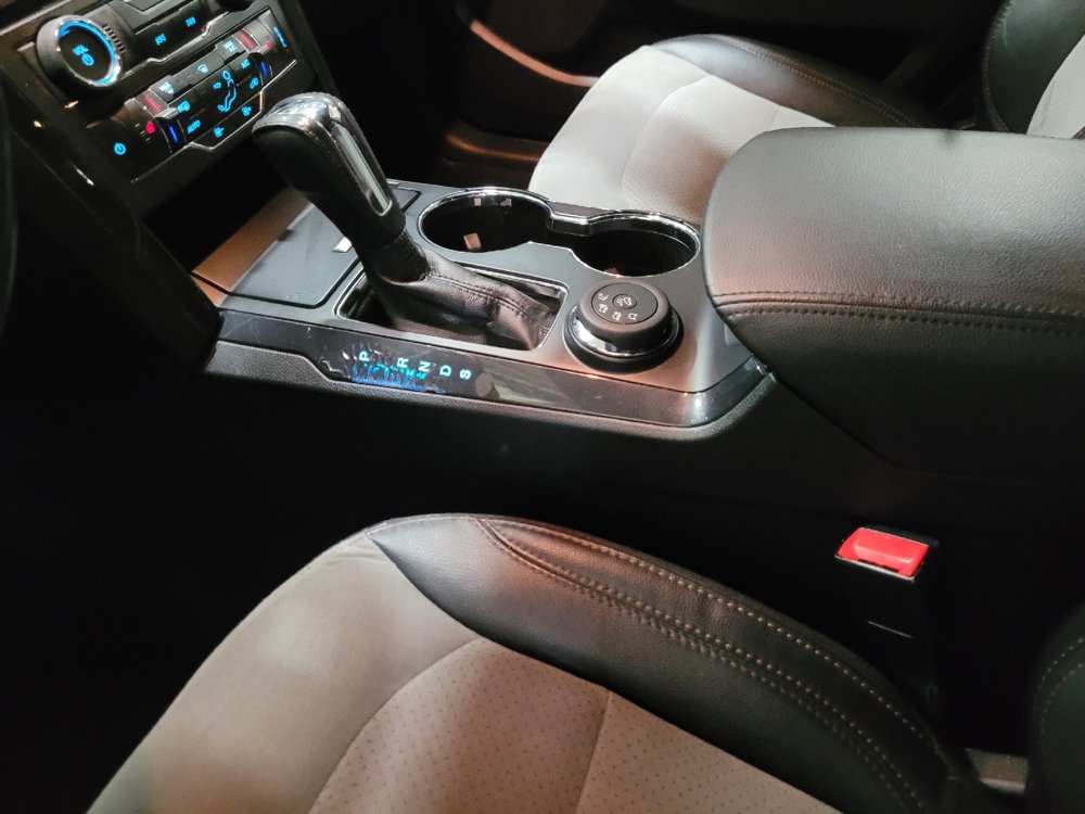 Used 2017 Ford Explorer XLT w/ Equipment Group 202A AWD/4WD image 26