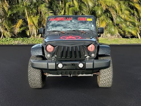 Used 2018 Jeep Wrangler Unlimited Sahara image 2