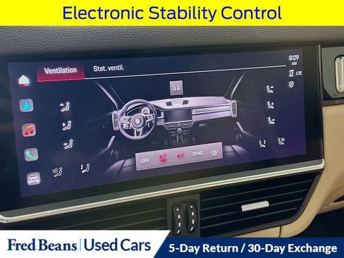 Used 2023 Porsche Cayenne Platinum Edition image 19