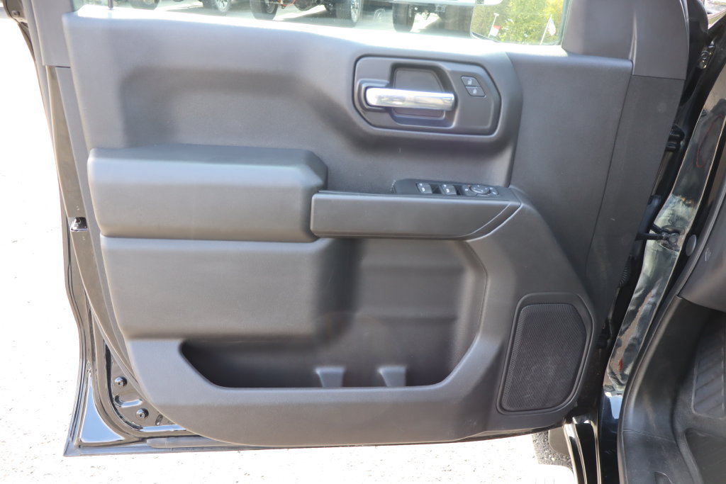 Used 2022 Chevrolet Silverado 1500 Custom w/ Safety Confidence Package AWD/4WD image 18