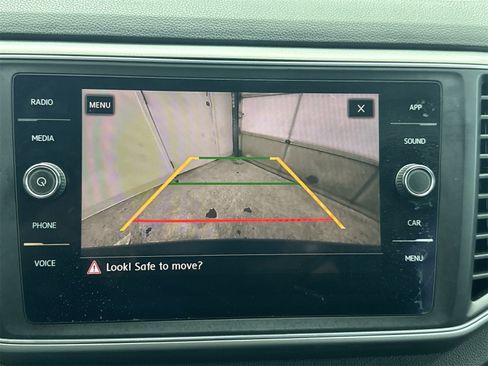 Used 2018 Volkswagen Atlas SE image 23