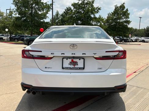 Used 2026 Toyota Camry SE FWD image 7
