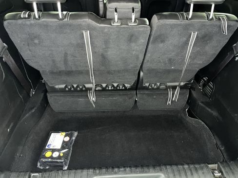 Used 2024 Chrysler Pacifica Limited image 29