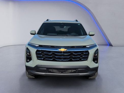 Used 2025 Chevrolet Equinox LT w/ Convenience Package II image 13